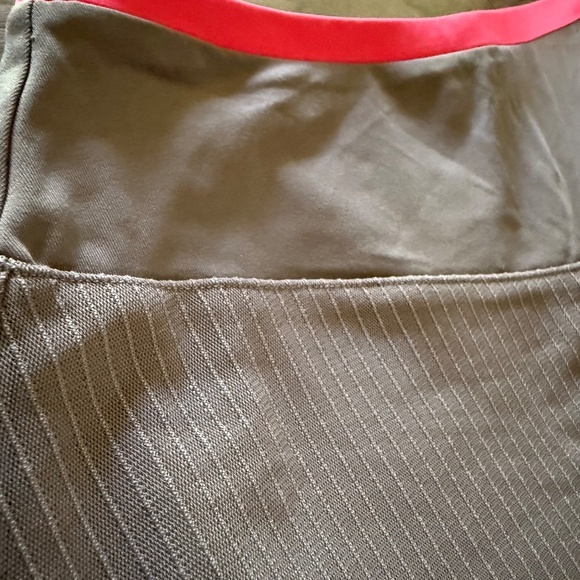 Adidas ClimaCool Skirt | Size XS | Taupe w/ Hot Pink Accent - Picture 5 of 7